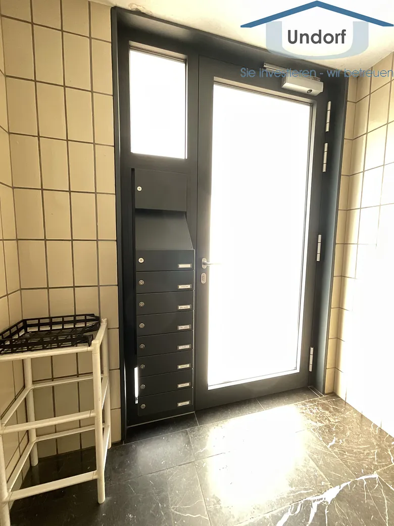 Undorf Wohnungsbau und Immobilienbewertung e.K. Immobilie Wohnung Eingang